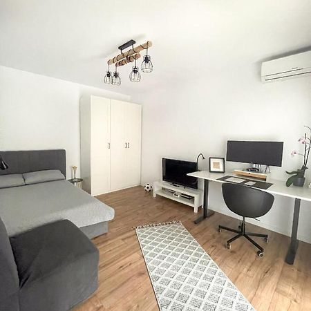 Puzzle Studio Bukarest Eksteriør billede