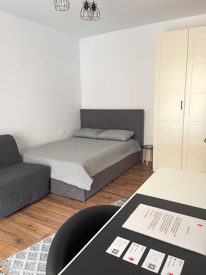 Puzzle Studio Bukarest Eksteriør billede